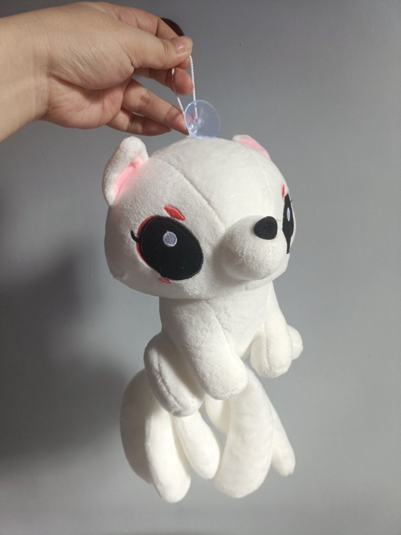 White Nine-Tailed Fox Plush Toy with Suction Cup (Category: Plushies & Soft Toys) located in Tanza. Submitted by misumei (Listing ID 1468988718, Image 2). Description: 25cm 9 tailed-fox plush toy na-video lang tapos naitago na sa loob ng storage organizer..