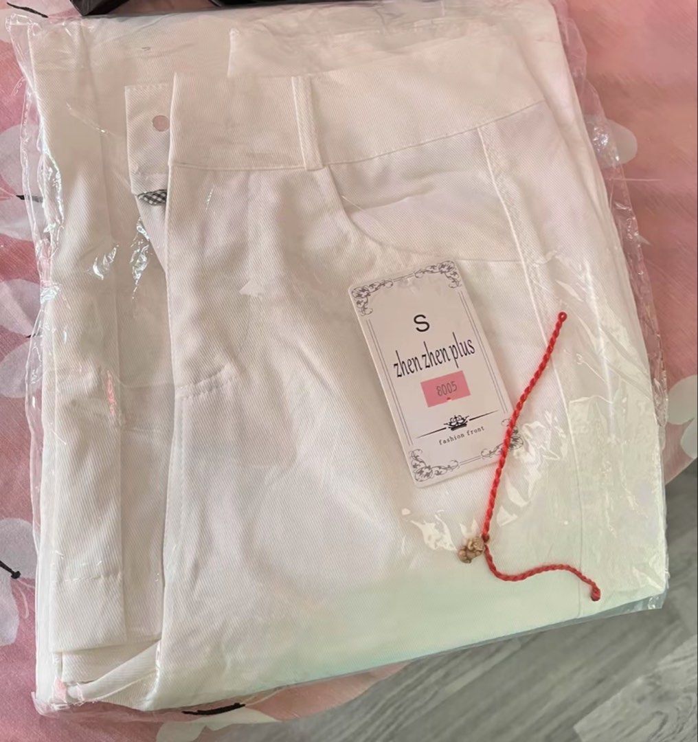 Wide leg pants (Category: Other Bottoms) located in Quezon City. Submitted by patty_3. (Listing ID 1469082797, Image 2). Description: 🌸🧡 4Xs Thrift Finds 🧡🌸 Check out my reviews & legitimacy from this account and on Facebook — shop with confidence! 💯✨ 🛍️ Excellent Used Condition (EUC) pieces you’ll love 💕 💸 Prices start at just ₱50 and nothing above ₱500! 🌸 Affordable fashion, guaranteed quality 🌸 👉 Shop smart, shop THRIFT! 🧡🌸.
