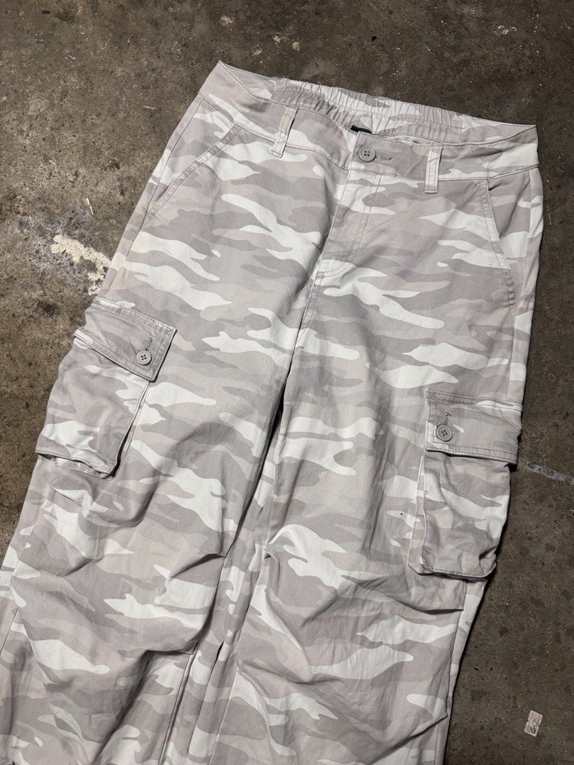 Wild fable camo white (Category: Jeans) located in Pasig City. Submitted by dripthrift1600 (Listing ID 1469078539, Image 3). Description: - Wild Fable Camo white - Good Condition - Issue: stain - Dimes: 30x40x10.