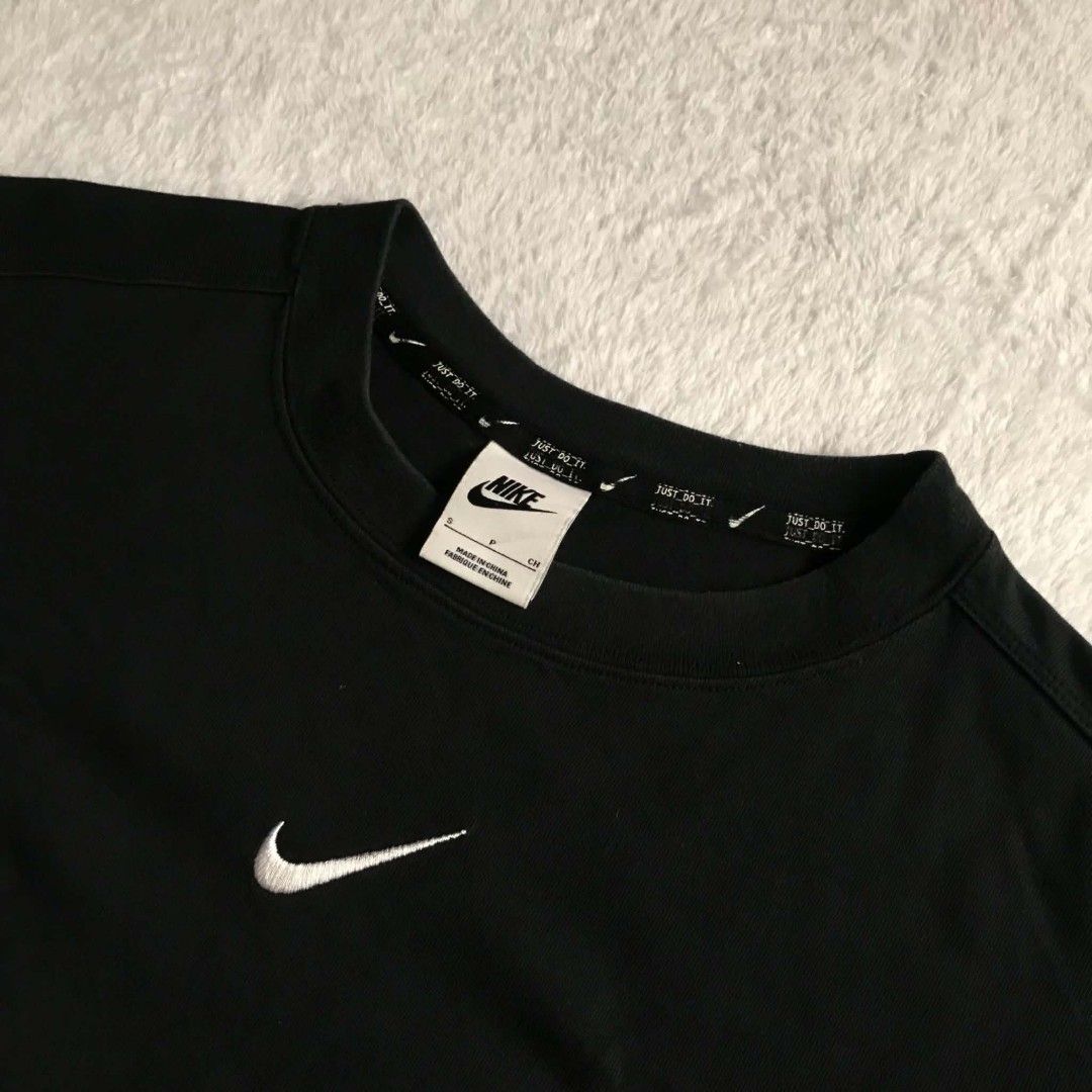 (Women's) NIKE JUST DO IT (Category: Activewear) located in Cebu City. Submitted by kevinthrift (Listing ID 1468961447, Image 3). Description: NIKE JUST DO IT Excellent Condition Size: Small on tag Dimes: Length 27F 26B |Width 21 Color rate: 9/10 -No issue -Need wash.