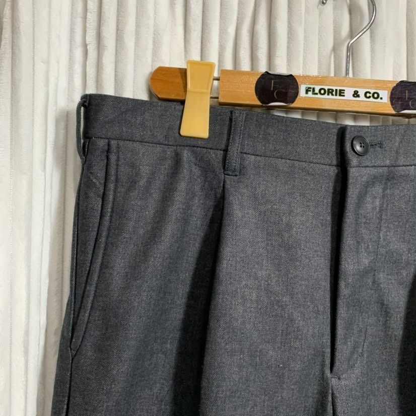 WP30-TOPVALU MEN'S WARM-LINED PLEATED TROUSERS (Category: Trousers) located in Bauang. Submitted by wintercollectionfc (Listing ID 1469101628, Image 3). Description: ❗️𝘼𝙡𝙡 𝙙𝙚𝙩𝙖𝙞𝙡𝙨 𝙥𝙤𝙨𝙩𝙚𝙙❗️ ✨𝗧𝗢𝗣𝗩𝗔𝗟𝗨 𝗠𝗘𝗡'𝗦 𝗪𝗔𝗥𝗠-𝗟𝗜𝗡𝗘𝗗 𝗣𝗟𝗘𝗔𝗧𝗘𝗗 𝗧𝗥𝗢𝗨𝗦𝗘𝗥𝗦✨ ᴄᴏᴅᴇ: ᴡᴘ-30 𝐏𝐫𝐢𝐜𝐞: 𝟒𝟒𝟖 + 𝐒𝐅 𝐨𝐧𝐥𝐲 ▪️ See size via tape ▪️ Good as New ▪️ No issues ▪️ W 34" x L 38" ▪️ DARK GRAY 📍Location: LA UNION (New updated locati