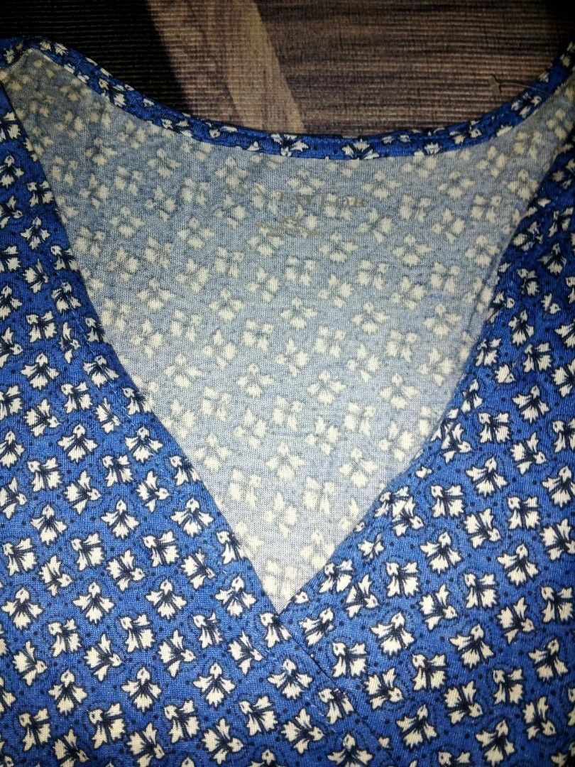 Y2K Ann Taylor (Category: Others Tops) located in Manila. Submitted by icamalicdem29 (Listing ID 1469052380, Image 3). Description: .
