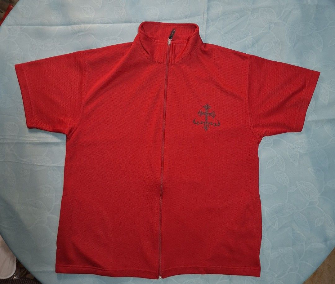 Y2K Grunge Alternative Graphic Zipup Tee (Category: Tshirts & Polo Shirts ) located in Pasig City. Submitted by mxandme (Listing ID 1469108331, Image 1). Description: Y2K Grunge Alternative Graphic Zipup Tee Via Crucis King of Flame Material: Polyester Mesh Knit Sports Size: Fits XL-XXL / Specifications (actual measurements may vary): Chest - 23 in Length - 29.5 in Location: Pasig City MOP: Gcash, Bank Transfer MOD: LBC, Lalamove Buyer shoulders 