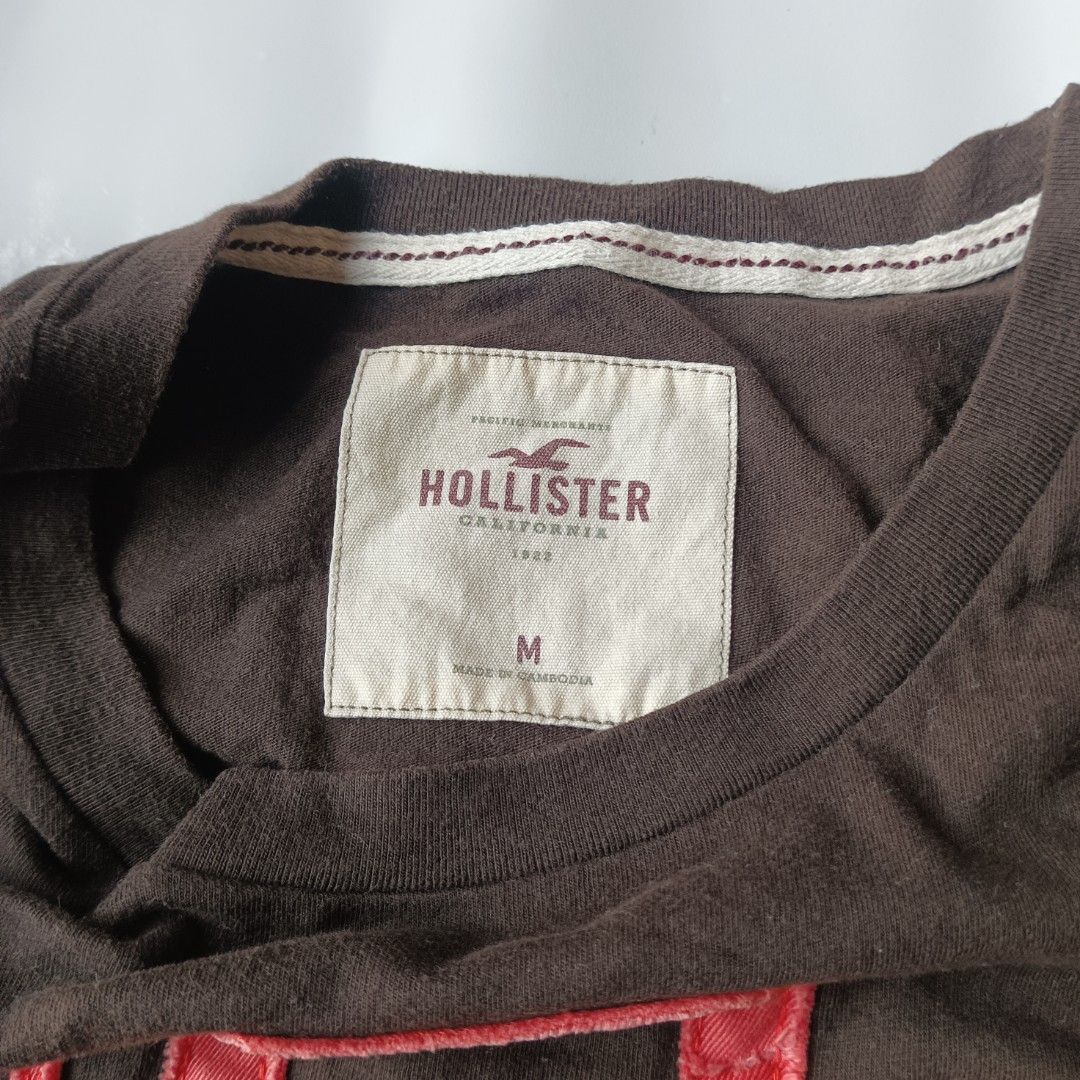 y2k Hollister (Category: Shirts) located in San Luis. Submitted by 3fted.au (Listing ID 1469014669, Image 3). Description: y2k Hollister Good Condition 9/10 Color Rate No Issues size M on tag Length: 26 Width: 16.5 🏷️280.