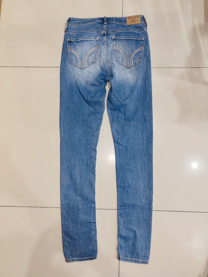 Y2k Hollister Denim Jeans (Category: Jeans) located in Manila. Submitted by erxm.thrift (Listing ID 1469082587, Image 2). Description: .