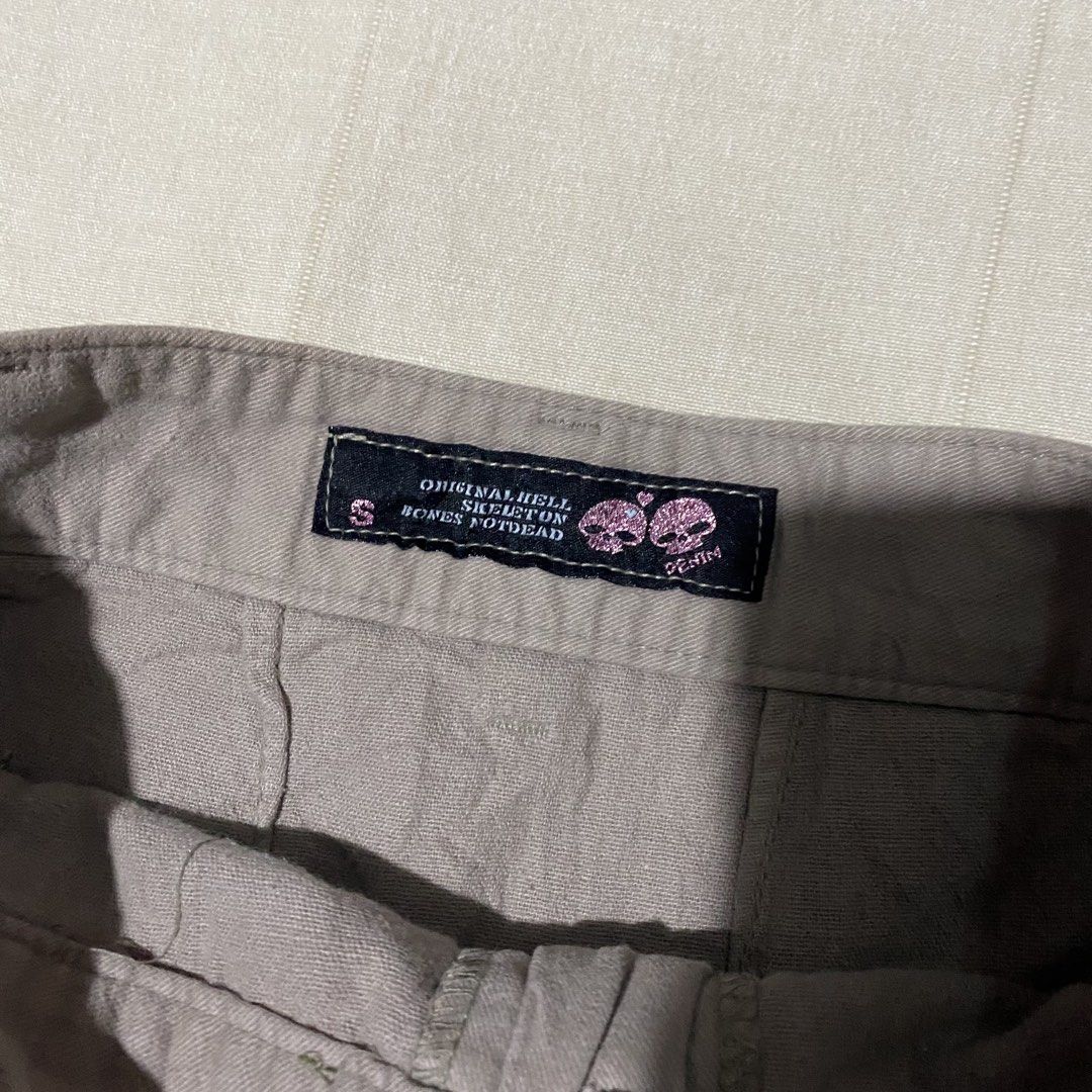 Y2k original hell skeleton cargo skirt (Category: Skirts) located in Manila. Submitted by thriftfindsbyshei-2nd (Listing ID 1468993902, Image 2). Description: Need wash (thrift source) Dimensions on the photo Flaw: last pic.