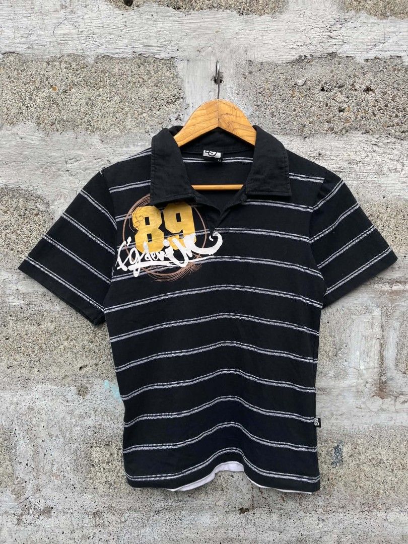 Y2k Polo Shirt (Category: Shirts) located in Manila. Submitted by skippypeanut1331 (Listing ID 1468966236, Image 1). Description: 16.5x22.5 Xs Very good condition Color rate: 9/10 Issue: minimal paint stain.