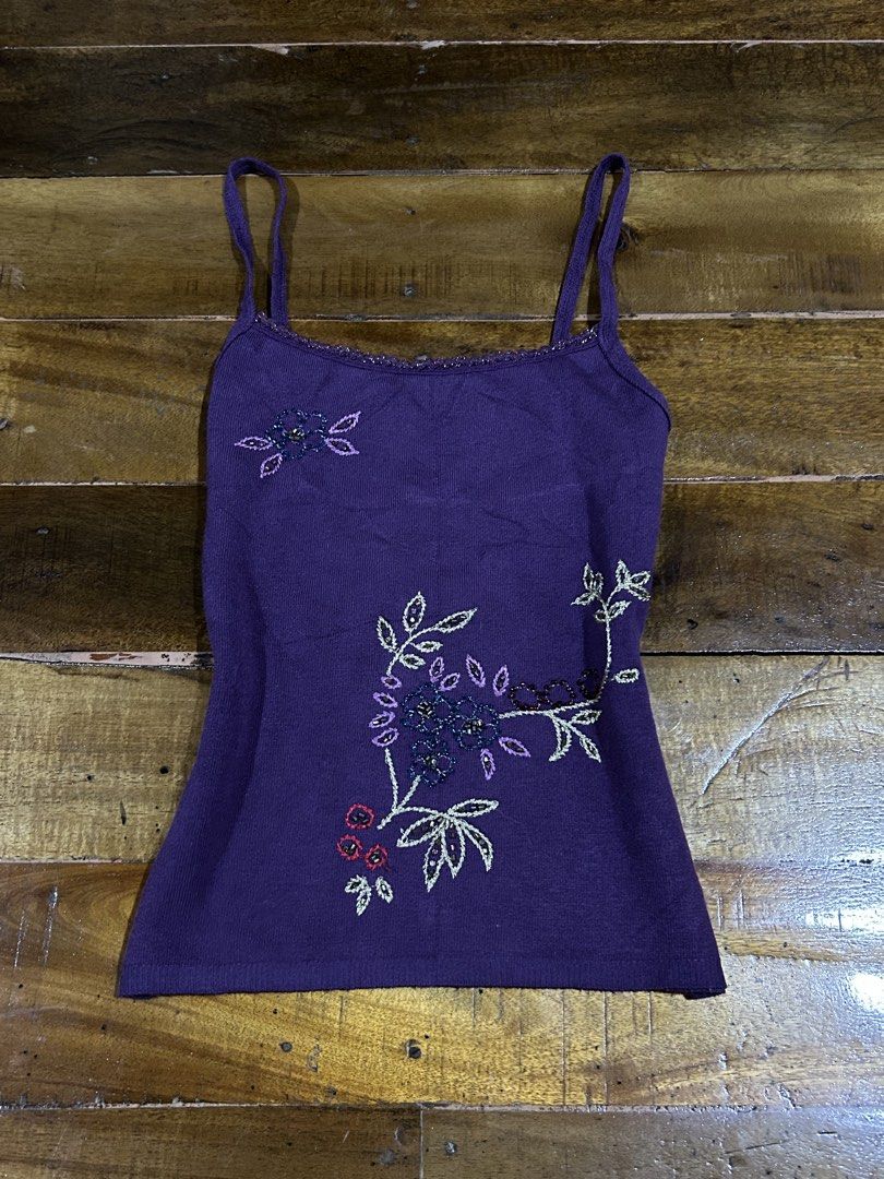 y2k purple ribbed top (Category: Sleeveless) located in Pagadian. Submitted by yowna_declutters (Listing ID 1469104478, Image 3). Description: good condition | xs-small.