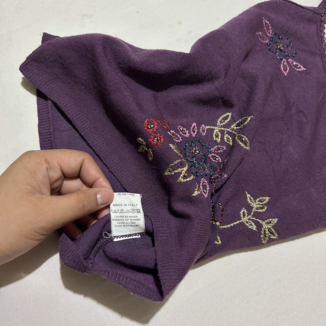 y2k purple ribbed top (Category: Sleeveless) located in Pagadian. Submitted by yowna_declutters (Listing ID 1469104478, Image 2). Description: good condition | xs-small.