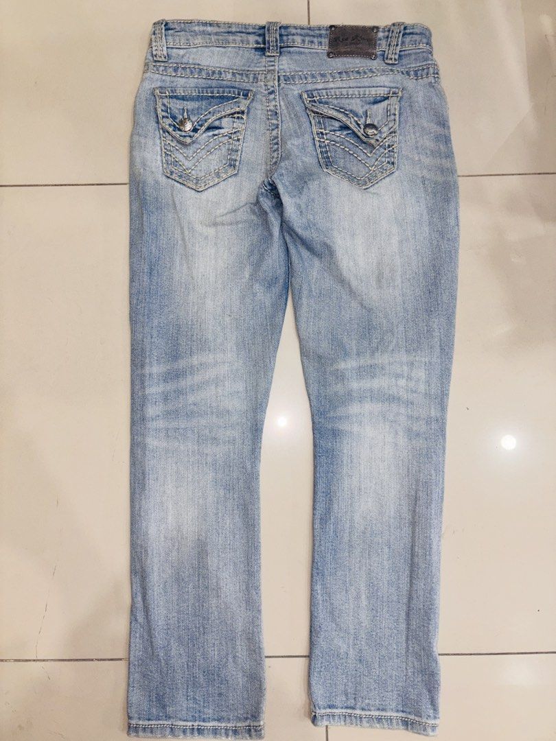 Y2k Red Rivet Denim Jeans (Category: Jeans) located in Manila. Submitted by erxm.thrift (Listing ID 1469081505, Image 2). Description: .