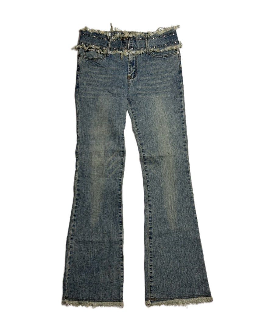 y2k studded belted mid waist flared jeans (Category: Jeans) located in Mabalacat. Submitted by lueur.rei (Listing ID 1469087738, Image 1). Description: ⊹ ࣪ ˖ W30-32, L42, R9 ⊹ ࣪ ˖ sellers fave 𖧧 mine: ₱350 𖧧 steal: ₱400 𖧧 lock(au): ₱450 — eob: OCT 20 - 8 PM ⊹₊˚‧︵‿₊୨ᰔ୧₊‿︵‧˚₊⊹ — measurements were taken in flat lay — picture may vary due to lighting — please read guidelines before buying — once item is confirmed, please send your complete order f