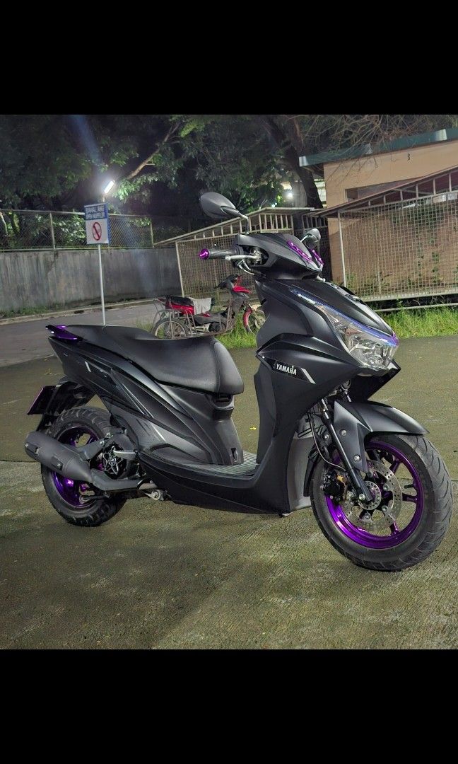 Yamaha gravis v2 (Category: Motorbikes for Sale) located in Rodriguez. Submitted by 24blackmamba24 (Listing ID 1469000841, Image 1). Description: yamaha gravis v2 2024 but 2025 acquired 11k odo tinakbo sariwa complete papers and plate number naka powder coat na mags at grab bar worth 3500php big disc lexi front shock+nmax front fender para pogi 60k only.