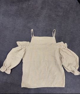 (Category: ) located in . Submitted by fast.closetfinds (Listing ID 1469015843, Image 1). Description: .