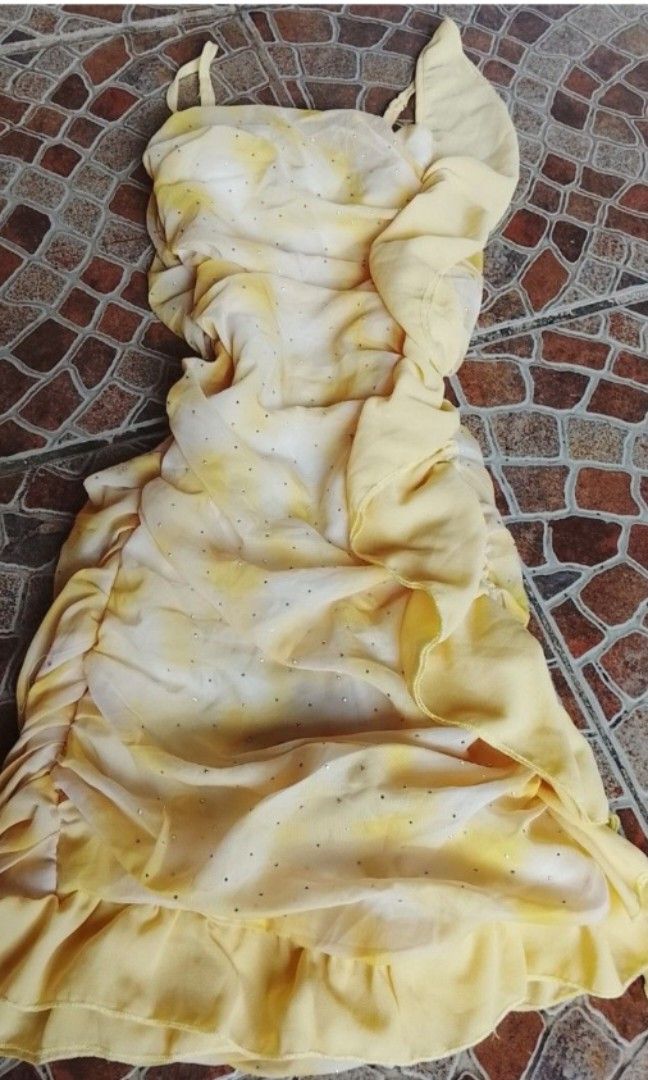 Yellow sexy dress (Category: Dresses) located in Bulacan. Submitted by aryx.moonn (Listing ID 1468933063, Image 1). Description: .