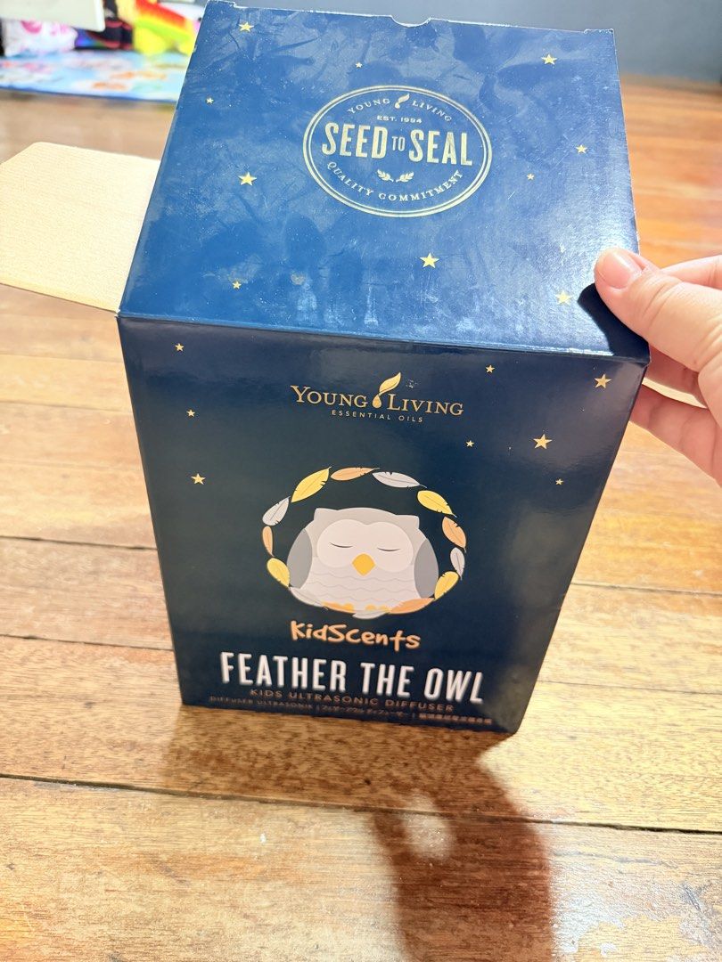 Young Living Feather The Owl Diffuser (Category: Home Fragrance) located in Quezon City. Submitted by celinecabrera (Listing ID 1468938475, Image 3). Description: - Authentic Young Living Feather the Owl diffuser - No oils included - Fully functional with included power adapter - Comes with original box - Condition: Used with minor exterior wear and internal essential oil residue - Needs cleaning.