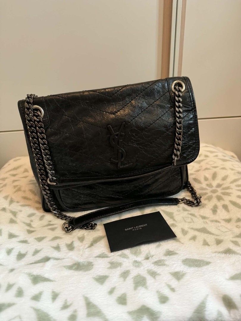 Ysl bag (Category: Luxury Bags & Wallets) located in General Trias. Submitted by hungariancheesecake (Listing ID 1469008731, Image 2). Description: .