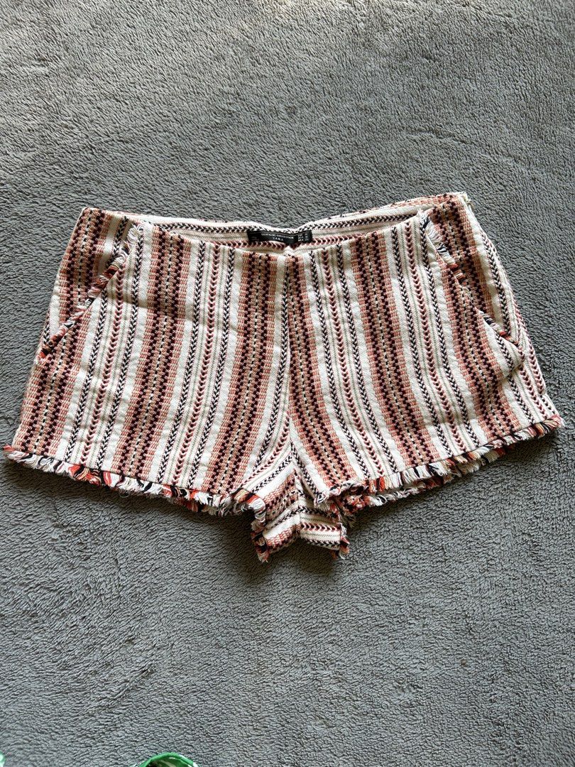 Zara 2 pcs short Sold as set (Category: Shorts) located in Quezon. Submitted by duculanjay (Listing ID 1468934446, Image 2). Description: Both fit small to medium No flaw Add sf.