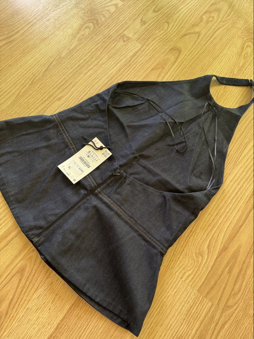 ZARA | Denim Halter Top - Small (Category: Sleeveless) located in Roxas City. Submitted by elliesuite (Listing ID 1468931797, Image 3). Description: Read: LAST PRICE POSTED ‼️ NO WHEN WORN ‼️ NO MEASUREMENTS ‼️ Brand New with Tags Size: Small Fits 34-36 bust size Sooo chic! Love this! SF c/o Buyer. (JRS Express ONLY ₱150 - no other courier) No grab/lala (not from the Metro) All sales are final. No REFUND. No return / exchange. .