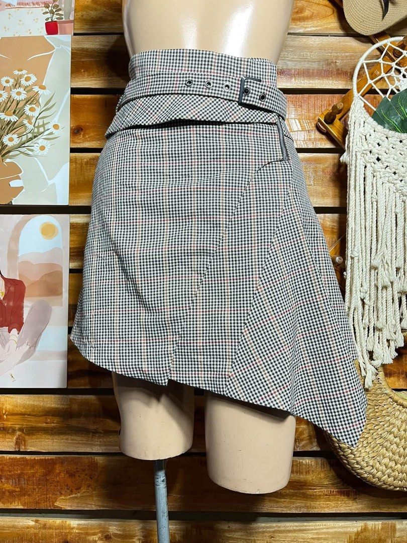Zara Assymmetric Plaid Skirt (Category: Skirts) located in Pagadian. Submitted by angelcanzado (Listing ID 1468992857, Image 1). Description: Zara Assymmetric Plaid Skirt Excellent Condition Complete Tags Gwapa as.in Size: 29 tape measure Length: 19 inches .
