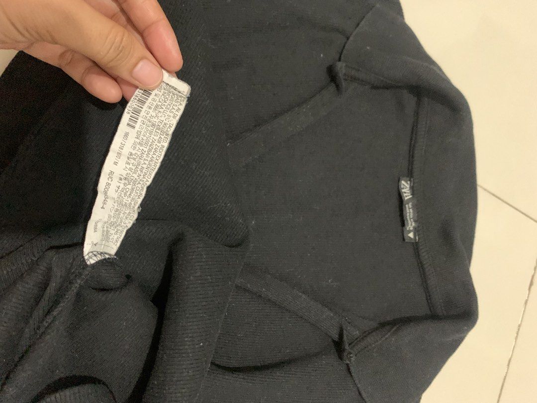 Zara black hoodie sweatshirt (Category: Hoodies) located in Manila. Submitted by mixwearclosetclothingstore (Listing ID 1468953833, Image 1). Description: - Brand: Zara - Color: Classic Black - Size: Medium (M) - Material: Comfortable ribbed fabric - Features: Adjustable drawstrings at the neckline - Condition: Interior tag intact, care label shown in photos - Style: Versatile everyday staple, easy to match with anything - Fit: Comfortable fit.