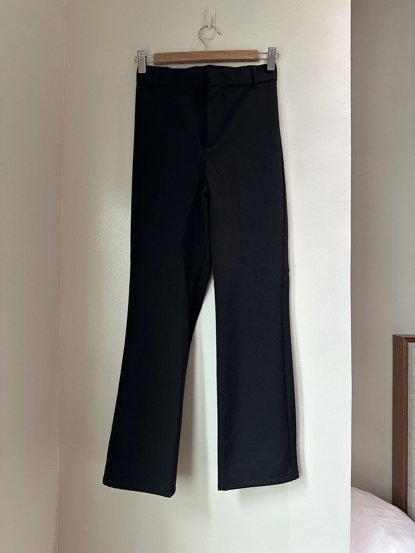 Zara Black Trousers XS (Category: Other Bottoms) located in San Juan City. Submitted by keep.it.clean (Listing ID 1469102689, Image 1). Description: Brand new, never used Zara Black Trousers Perfect for work and formal events .