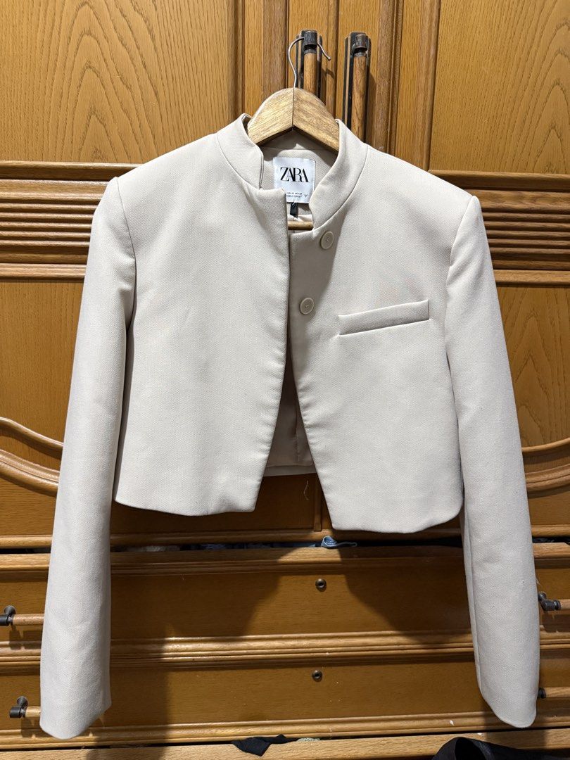 Zara Coat (Category: Coats, Jackets and Outerwear) located in Pasay City. Submitted by alizamae (Listing ID 1469049500, Image 1). Description: .
