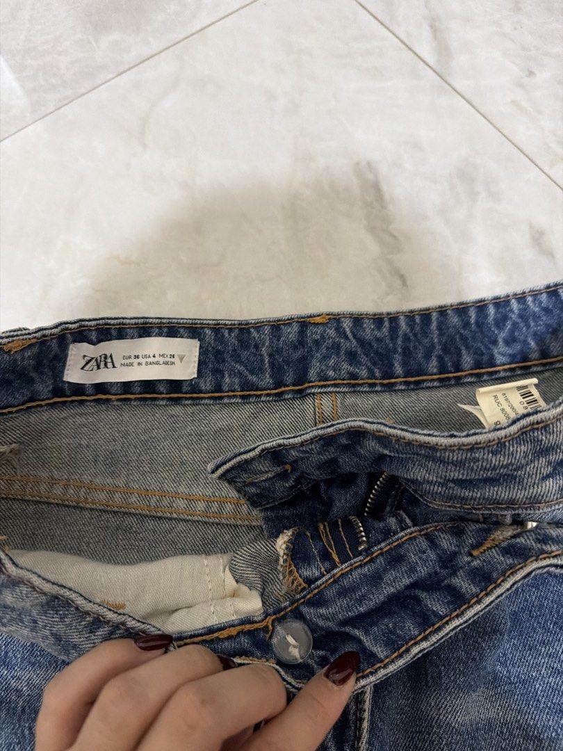 Zara Cross Skirt (Category: Skirts) located in Batangas. Submitted by lildealbyren (Listing ID 1468992508, Image 3). Description: size 26 used once.