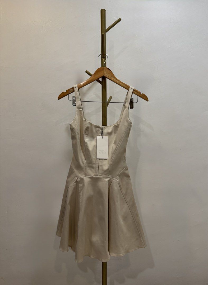 Zara Dress (Category: Dresses) located in Quezon City. Submitted by shopper_xoxo (Listing ID 1469033138, Image 2). Description: Brand new with tag 😊 📦 From Zara Japan 🚚 On hand and ready to ship MOP: GCash and BPI Shipping starts at ₱65 only ✨ .