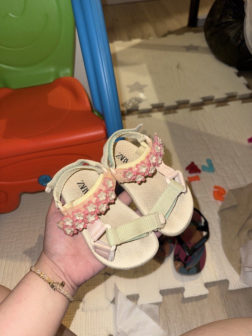 Zara flower sandals (Category: Babies & Kids Fashion) located in Imus. Submitted by mysticstar_f121de (Listing ID 1469085224, Image 2). Description: .