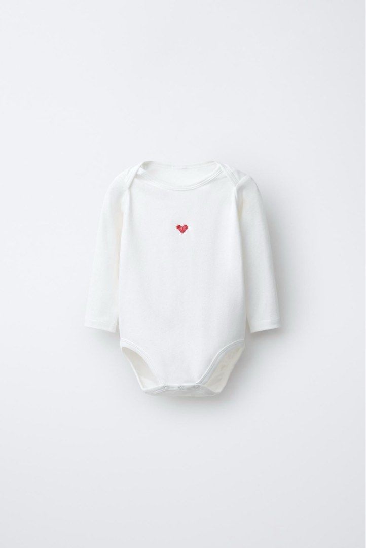 Zara Kids Bodysuits (Category: Babies & Kids Fashion) located in Quezon City. Submitted by shopper_xoxo (Listing ID 1469013520, Image 3). Description: Brand new with tag 😊 📦 From Zara Japan 🚚 On hand and ready to ship MOP: GCash and BPI Shipping starts at ₱65 only ✨ .
