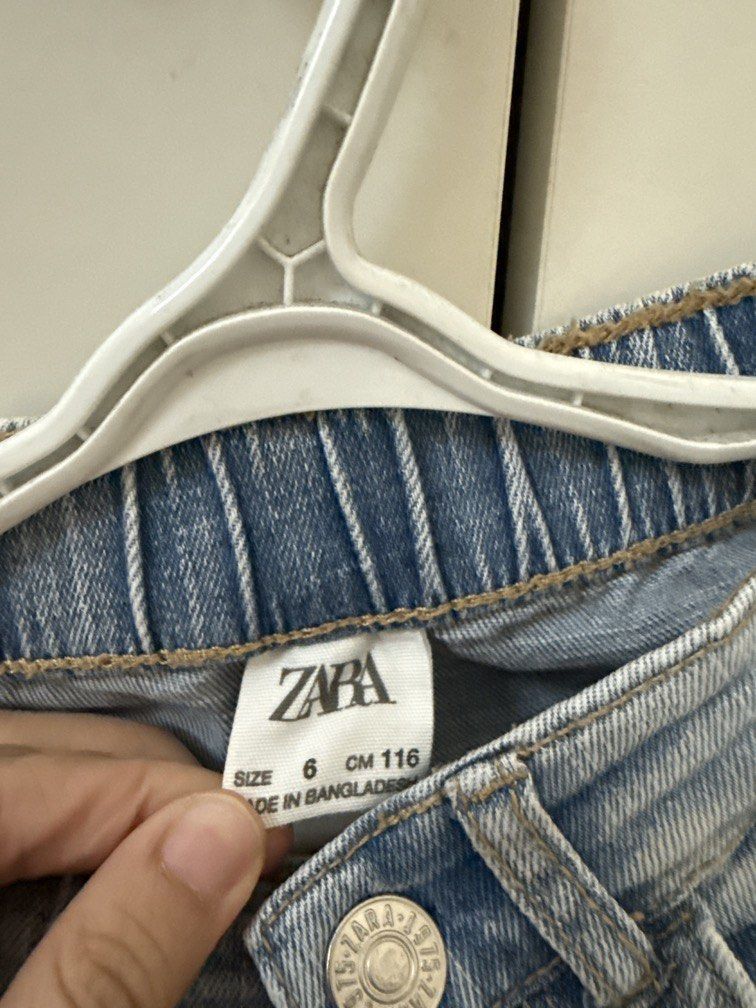 ZARA kids pants (Category: Babies & Kids Fashion) located in Pasig City. Submitted by hotstuff__ (Listing ID 1469013600, Image 2). Description: .