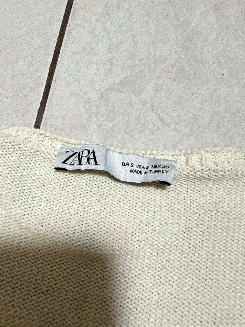 Zara Knitted Long sleeve (Category: Coats, Jackets and Outerwear) located in San Pedro. Submitted by lovedbymeclothes (Listing ID 1469018639, Image 2). Description: .