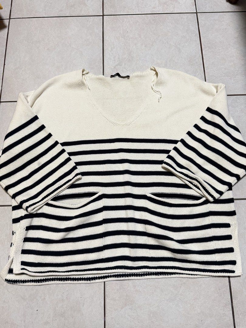 Zara Knitted Long sleeve (Category: Coats, Jackets and Outerwear) located in San Pedro. Submitted by lovedbymeclothes (Listing ID 1469018639, Image 1). Description: .