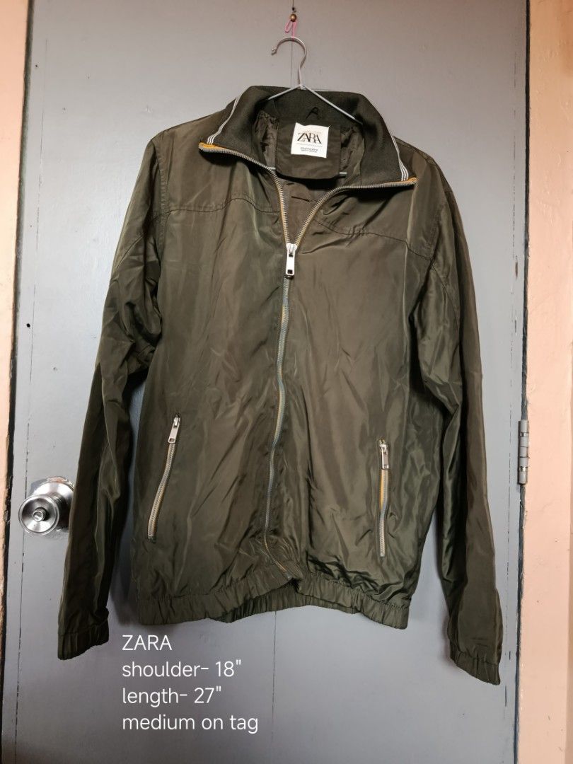 ZARA LIGHT JACKET (Category: Coats, Jackets and Outerwear) located in San Pedro. Submitted by abieboink (Listing ID 1468982466, Image 1). Description: - Brand: ZARA - Color: Olive Green - Size: Medium (Tag size) - Measurements: Shoulder - 18", Length - 27" - Lightweight design with front zip and zippered pockets - Perfect for daily commute, riding, or chill weather decluttering needs cleaning/ washing *color may slightly be different due to light