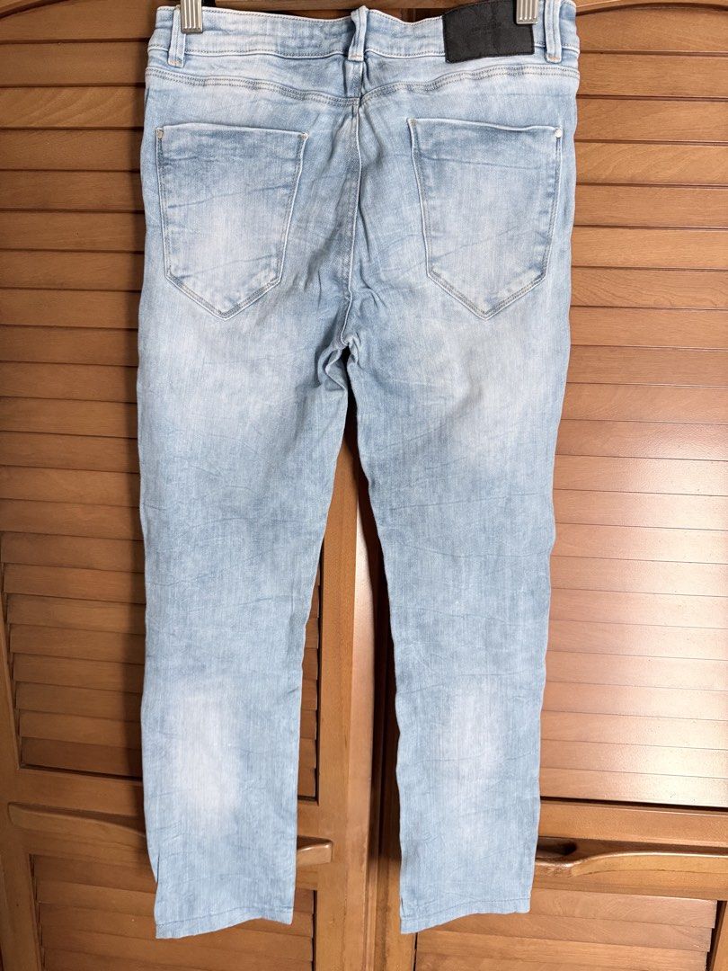Zara Light Wash Distressed Jeans (Category: Jeans) located in Paranaque City. Submitted by roanclauds (Listing ID 1468953689, Image 2). Description: - Brand: Zara Trafaluc (TRF Denim) - Color: Light blue wash with trendy distressed details on knees and upper front - Size: EUR 38 / USA 06 / MEX 28 - Style: Five-pocket styling with zip fly and button closure - Details: Embossed back leather patch - Condition: Great pre-loved condition, perfect for 