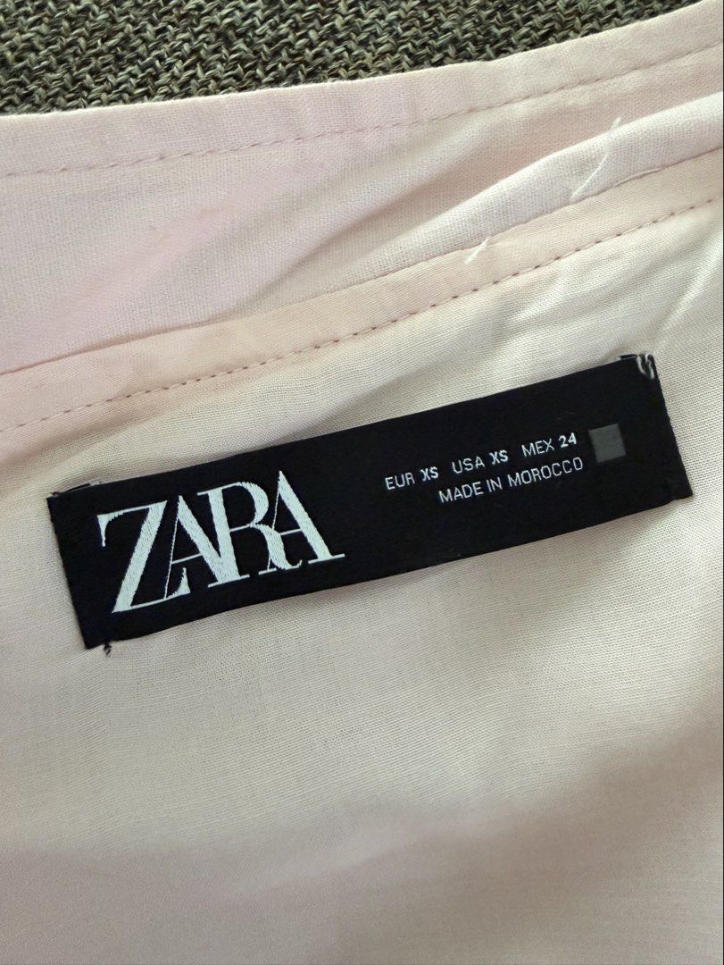 Zara Linen Bomber Jacket (Category: Coats, Jackets and Outerwear) located in Quezon City. Submitted by snoopiii (Listing ID 1468997100, Image 2). Description: RFS: Decluttering Loc: QC.