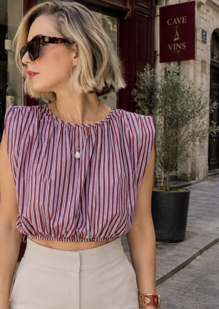 Zara Poplin Cropped Top (Category: Blouses) located in Naga. Submitted by tiindahunts (Listing ID 1469105751, Image 1). Description: From Hongkong box!.