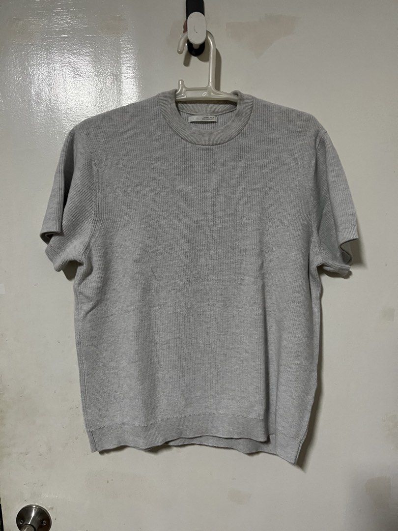 Zara Ribbed Grey Shirt (Category: Tshirts & Polo Shirts ) located in Quezon City. Submitted by oldbutgold1995 (Listing ID 1469120041, Image 1). Description: Condition: 9/10 No Issues.