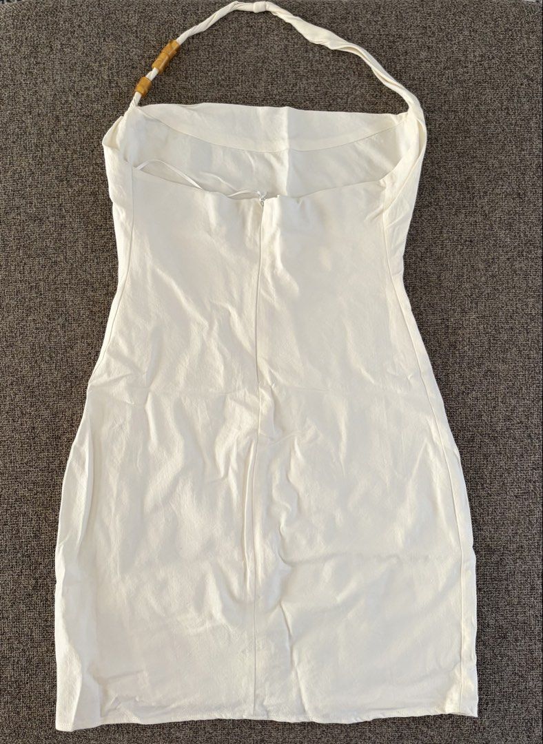 Zara White Linen Blend Halter Mini Dress (Category: Dresses) located in Quezon City. Submitted by snoopiii (Listing ID 1469005613, Image 2). Description: RFS: Decluttering Loc: QC.