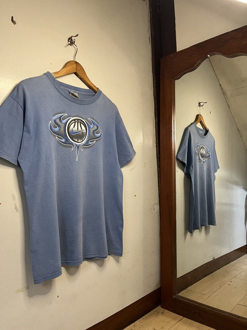 00s Nike Tee (Category: Tshirts & Polo Shirts ) located in Baguio. Submitted by ezrab. (Listing ID 1465503122, Image 2). Description: 00s Nike Tee Y2k 20x27 .
