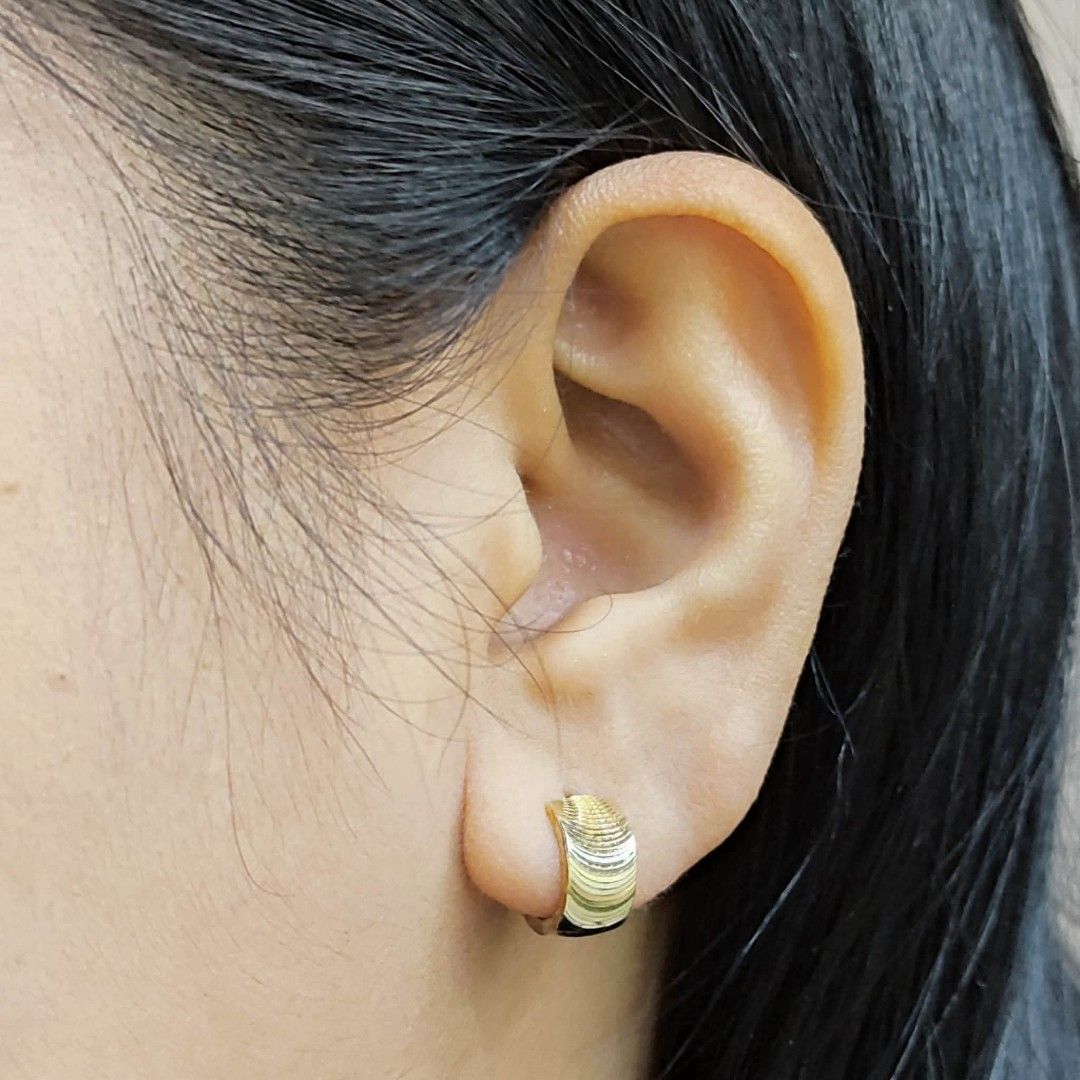 18k Hk gold earrings (Category: Earrings) located in Manila. Submitted by bhelgoldseller2ndaccount (Listing ID 1465465387, Image 2). Description: New!!✨New!!✨New!! Authentic 18k Hk Golds 💯pawnable/naisasanla 💯with high appraisal rate 💯good investment 💯Direct supplier price 👉OPEN for resellers 🌺please take time to evaluate their actual sizes and grams 👉Best panggift for all occasions ✅ Sold per grams not per piece Kya lowest price ✅With pro