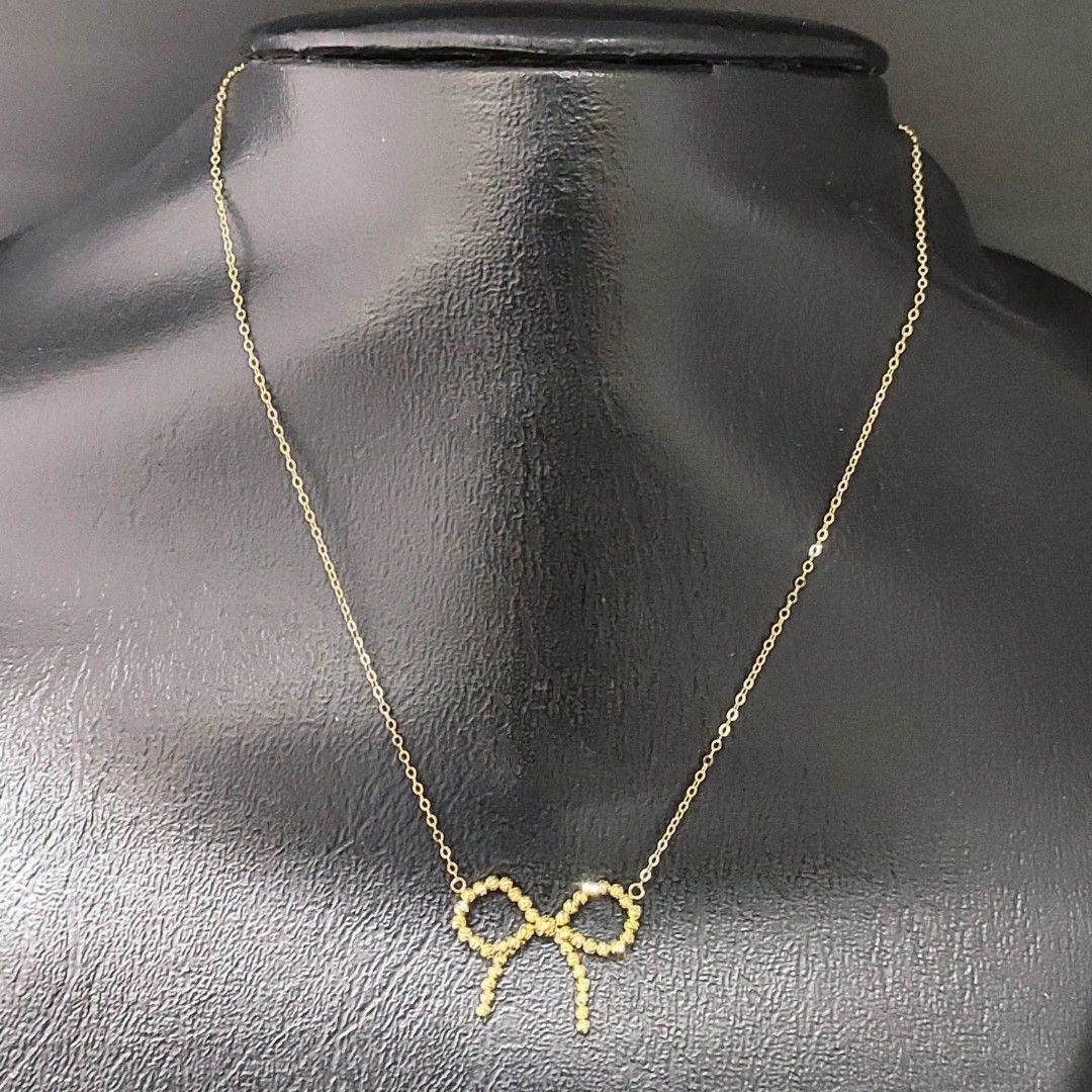 18k Hk gold ribbon necklaces (Category: Necklaces) located in Manila. Submitted by bhelgoldseller2ndaccount (Listing ID 1465461900, Image 2). Description: New!!✨New!!✨New!! Authentic 18k Hk Golds 💯pawnable/naisasanla 💯with high appraisal rate 💯good investment 💯Direct supplier price 👉OPEN for resellers 🌺please take time to evaluate their actual sizes and grams 👉Best panggift for all occasions ✅ Sold per grams not per piece Kya lowest price 