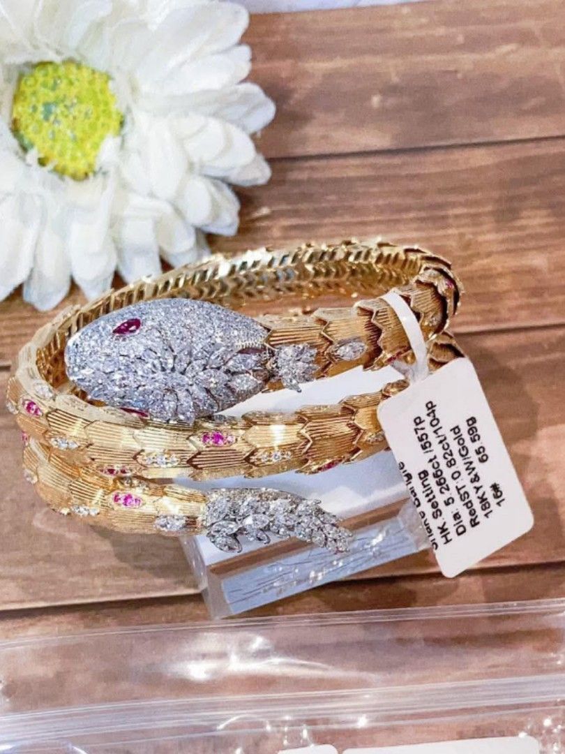 18k HongKong setting gold diamond serpenti bangle (Category: Bracelets) located in Manila. Submitted by bhelgoldseller2ndaccount (Listing ID 1465483157, Image 1). Description: New!!✨New!!✨New!! 18k HongKong setting Gold 13,300/g 💯pawnable/naisasanla 💯with high appraisal rate 💯good investment 💯Direct supplier price 👉OPEN for resellers 🌺please take time to evaluate their actual sizes and grams 👉Best panggift for all occasions ✅ Sold per gram
