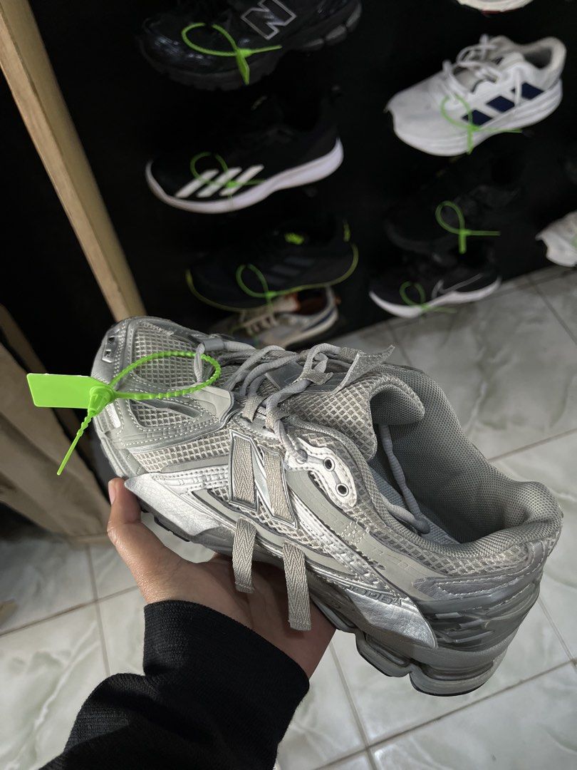 1906A New Balance (Category: Casual Shoes) located in Polomolok. Submitted by thriftyl (Listing ID 1465399227, Image 1). Description: .
