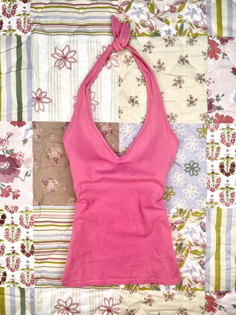 2000’s Gap Hot Pink Halter Neck Top (Category: Sleeveless) located in Angeles City. Submitted by fruits.ph (Listing ID 1465436300, Image 1). Description: Measurements B:14” W:13.5” L:21” Size on Tag: S Best Fit: S-M *Flat lay measurements* Mannequin Size: M (34”; 25”) Color Rate: 10/10 Flaws: None Fabric Type: Cotton Spandex/ Stretchable Fabric ***Color may vary due to lighting. This item is properly washed and disinfected.*** .