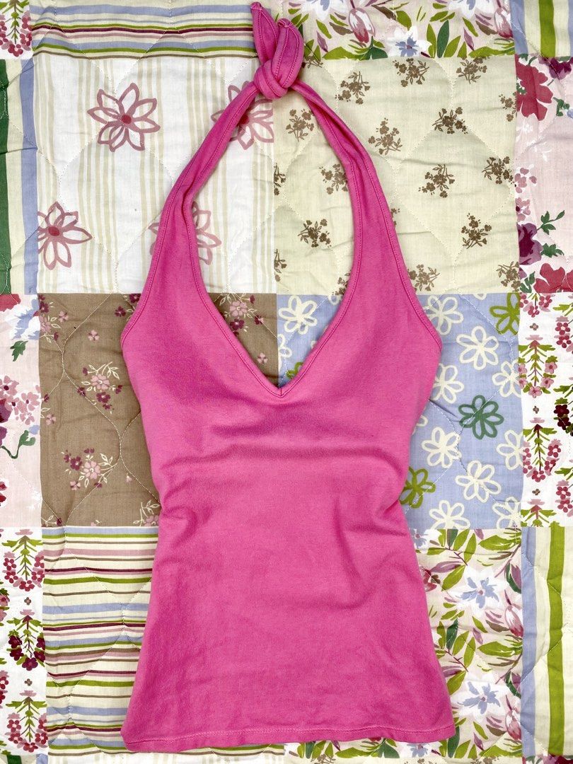 2000’s Gap Hot Pink Halter Neck Top (Category: Sleeveless) located in Angeles City. Submitted by fruits.ph (Listing ID 1465436300, Image 2). Description: Measurements B:14” W:13.5” L:21” Size on Tag: S Best Fit: S-M *Flat lay measurements* Mannequin Size: M (34”; 25”) Color Rate: 10/10 Flaws: None Fabric Type: Cotton Spandex/ Stretchable Fabric ***Color may vary due to lighting. This item is properly washed and disinfected.*** .