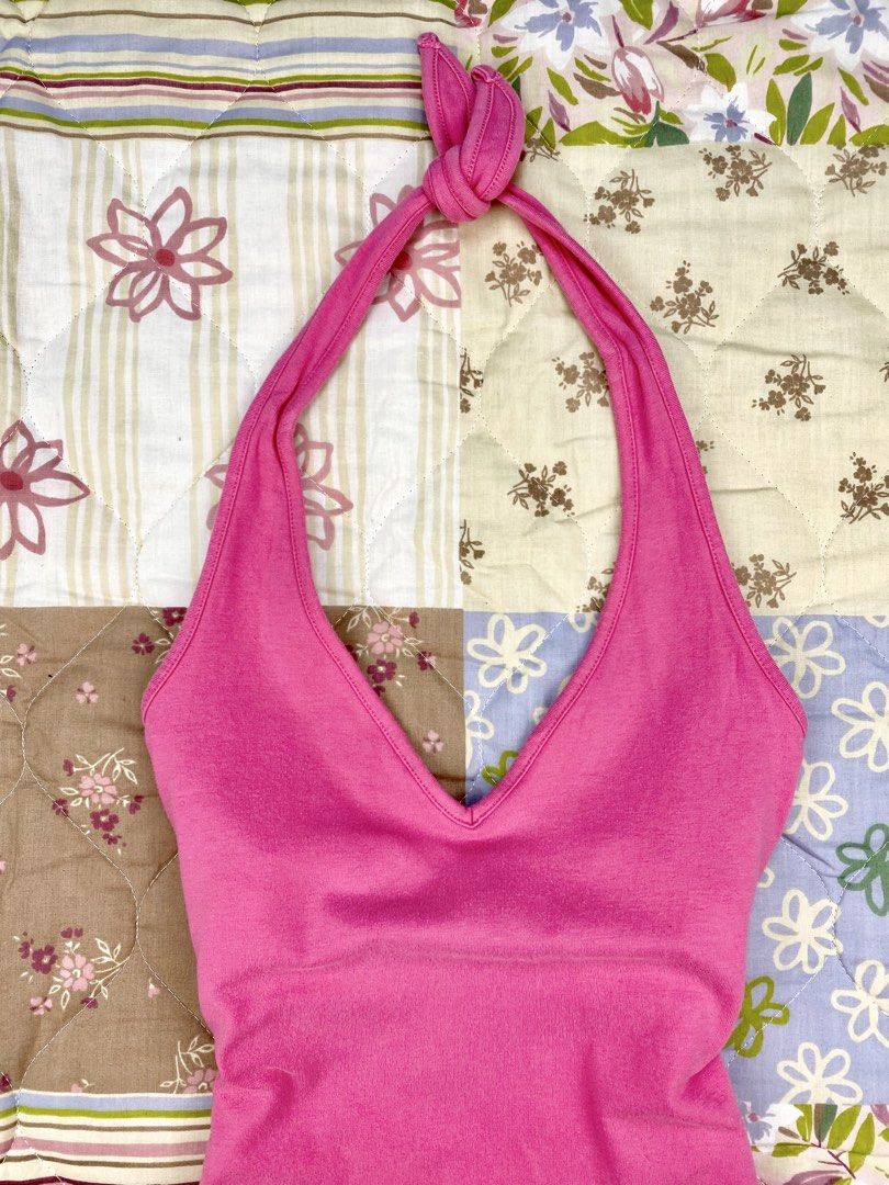 2000’s Gap Hot Pink Halter Neck Top (Category: Sleeveless) located in Angeles City. Submitted by fruits.ph (Listing ID 1465436300, Image 3). Description: Measurements B:14” W:13.5” L:21” Size on Tag: S Best Fit: S-M *Flat lay measurements* Mannequin Size: M (34”; 25”) Color Rate: 10/10 Flaws: None Fabric Type: Cotton Spandex/ Stretchable Fabric ***Color may vary due to lighting. This item is properly washed and disinfected.*** .