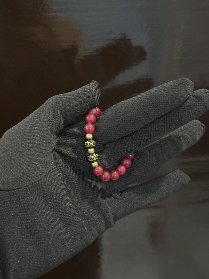 24k Baby Protection Bracelet (Category: Body Jewelry) located in Cauayan City . Submitted by dollupbytrish (Listing ID 1465476030, Image 1). Description: 24k Balls Lucky 9 Feng Shui coin stones Red Corals Kontra usog Cleansed and energized Adjustable red string.