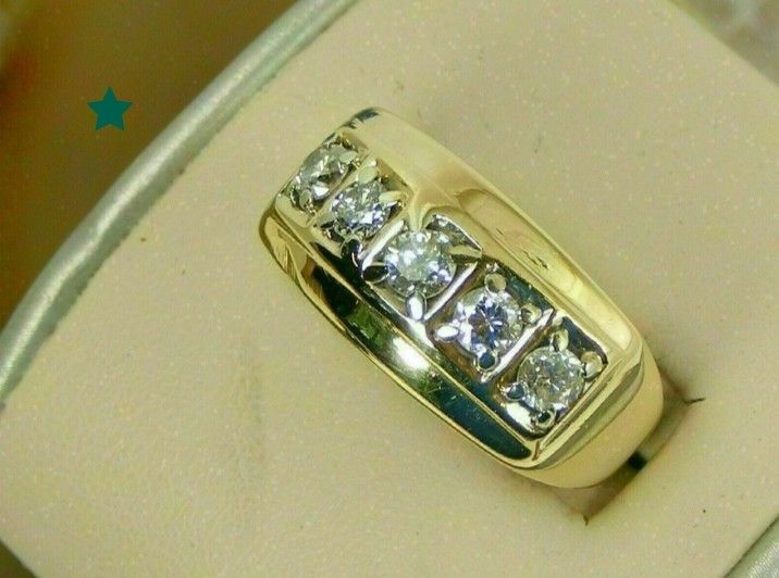 2ct round cut lab grown diamond men's ring 14kgold (Category: Rings) located in Manila. Submitted by jewel808 (Listing ID 1465512653, Image 2). Description: 2ct round cut lab grown diamond men's ring 14kgold.