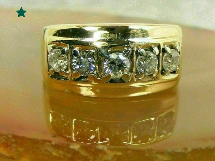 2ct round cut lab grown diamond men's ring 14kgold (Category: Rings) located in Manila. Submitted by jewel808 (Listing ID 1465512653, Image 1). Description: 2ct round cut lab grown diamond men's ring 14kgold.